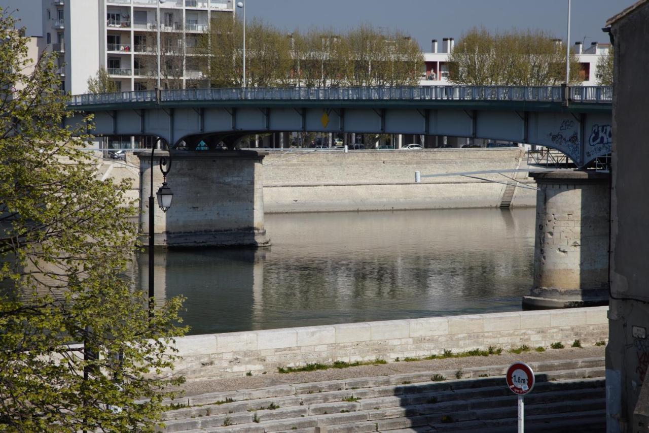 Laincel - Appartement lumineux le long du Rhône Arles Exterior foto